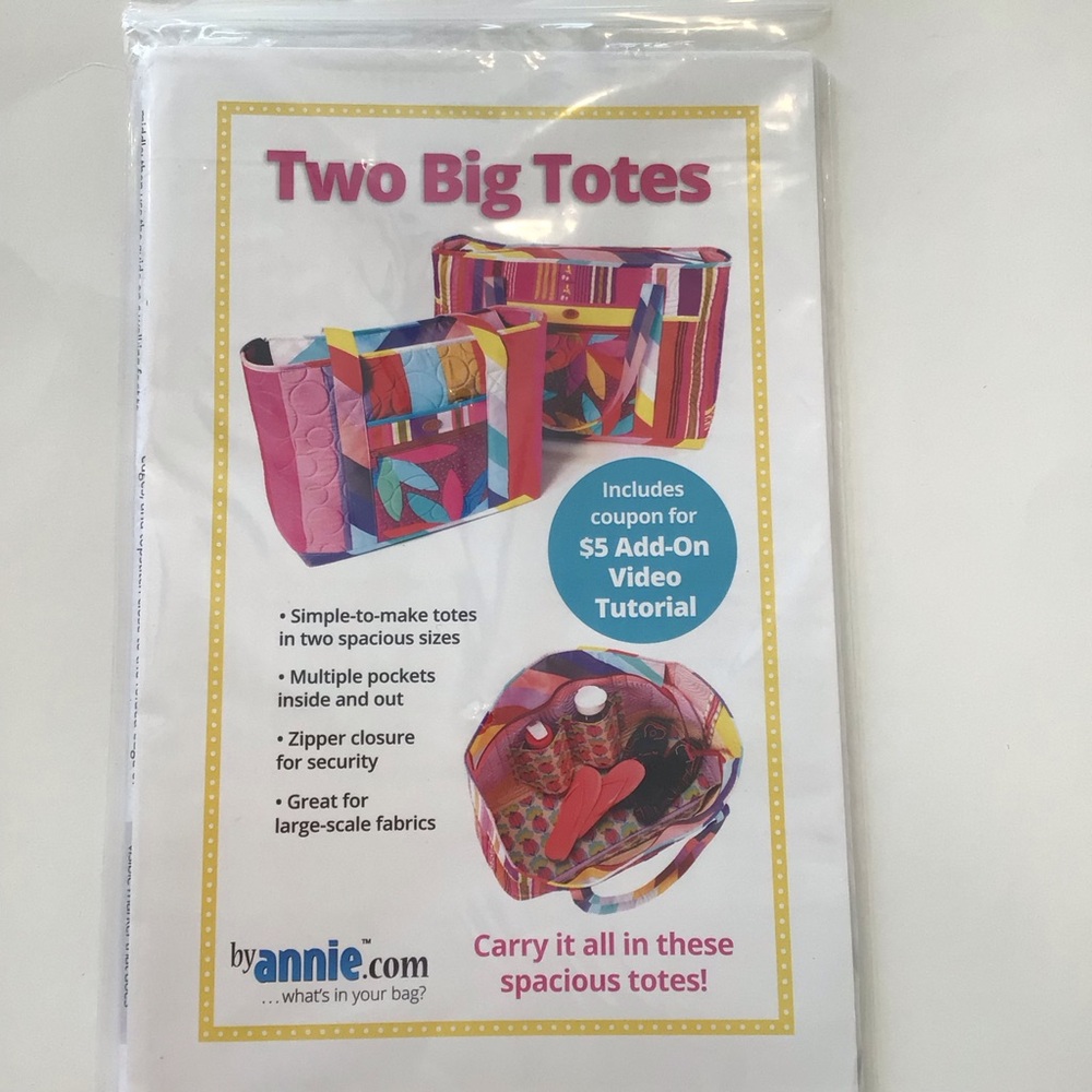 Two Big Totes Sewing Pattern by Annie Zippered Spacious 2 Sizes Pockets New Pack